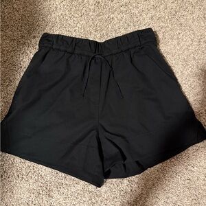 Lululemon cinchable waist shorts
